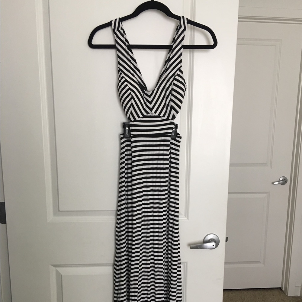 Forever 21 Striped Cut-Out Maxi Dress